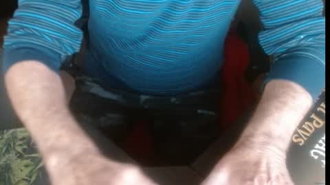 Snapshot of jksurf chatting on October 21, 1:48 pm me online show from October 21, 1:48 pm