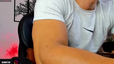 Snapshot of jmortton chatting on February 13, 2:31 pm IGJmortton online show from February 13, 2:31 pm