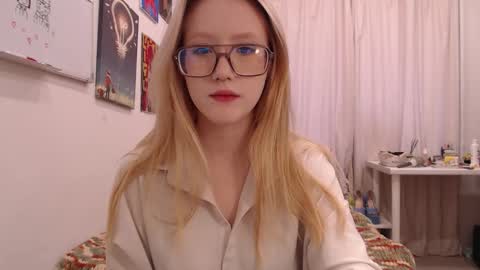 joan_kiss online show from October 18, 4:49 am
