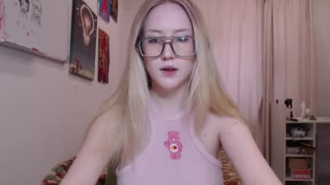 joan_kiss online show from June 5, 9:59 am