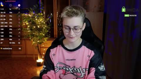 J online show from February 25, 8:23 pm