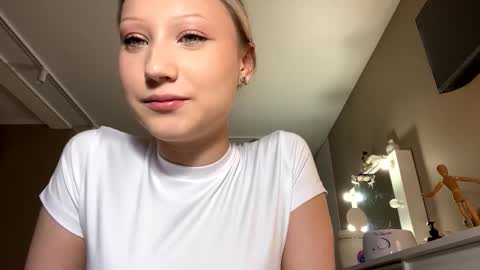 Annie online show from March 23, 7:19 pm