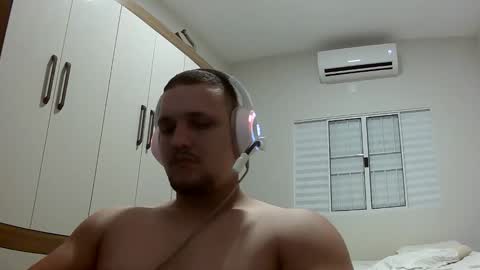 joaovitor302 online show from October 10, 9:41 pm