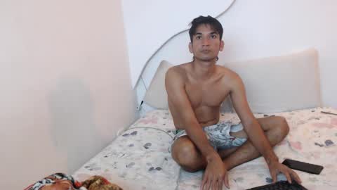 Snapshot of johan_03 chatting on September 29, 2:21 am johan online show from September 29, 2:21 am