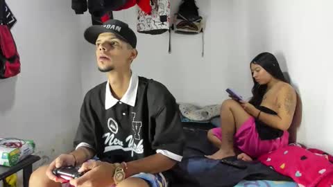johan_and_antonella online show from May 2, 1:33 am