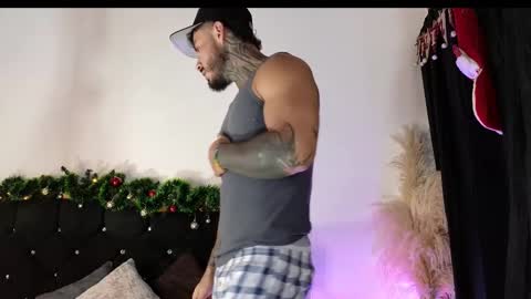 John  online show from December 5, 11:19 am