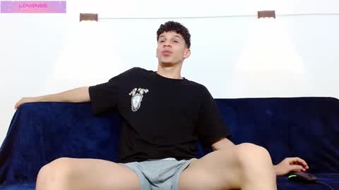 john_ssnow29 online show from September 9, 9:53 am