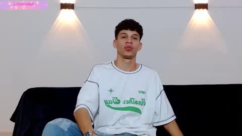 john_ssnow29 online show from September 11, 10:38 am