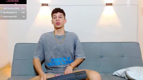 john_ssnow29 online show from December 3, 2:07 pm