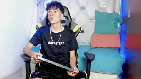 johnny_cagee online show from December 5, 4:44 am