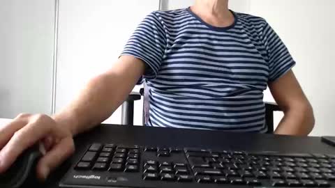 johnny_walker14 online show from October 11, 9:47 am