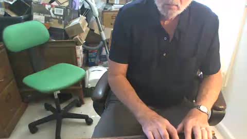 johnnys110153 online show from November 1, 5:34 pm