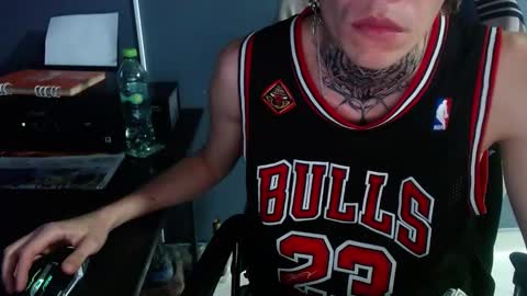 johnsonisaac94  online show from December 7, 6:15 am