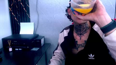 johnsonisaac94  online show from February 16, 10:54 am