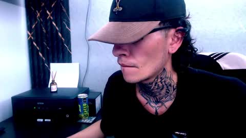 johnsonisaac94  online show from February 19, 4:44 am