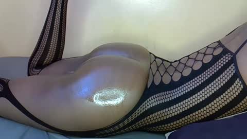 joiuyip online show from April 11, 7:45 am