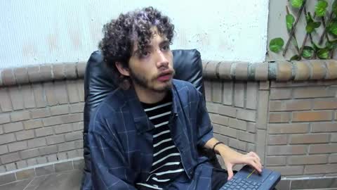 jojobraando online show from February 4, 11:25 am