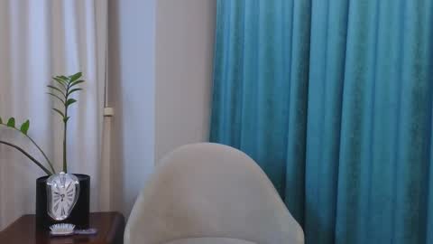 Viola online show from September 14, 1:01 pm