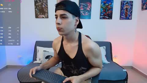 Instagram jonathanfit14 online show from August 3, 1:07 am