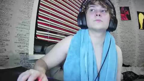 Snapshot of jonnymyloka chatting on December 2, 8:17 pm JONNY online show from December 2, 8:17 pm