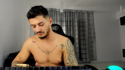 jonnyporn1 online show from January 31, 7:11 pm