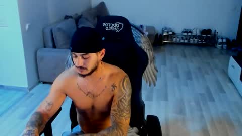 jonnyporn1 online show from October 4, 9:45 pm