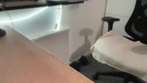 jonznow123 online show from December 11, 1:28 pm