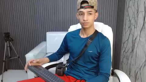 jose_sexycumm online show from September 8, 7:13 pm