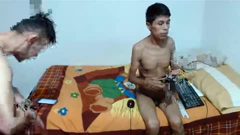 thomas y joseph online show from March 5, 9:15 pm