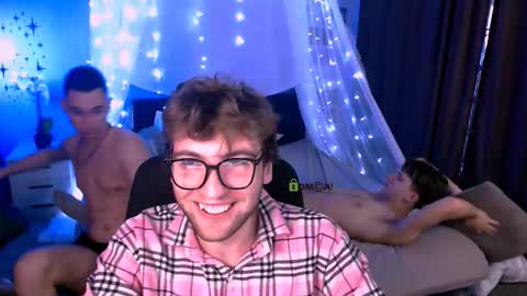 joseph_bear_ online show from November 23, 1:47 am