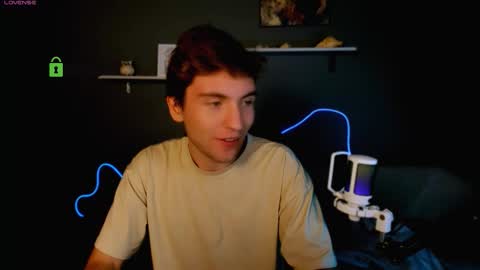 joseph_bear_ online show from October 13, 8:22 pm