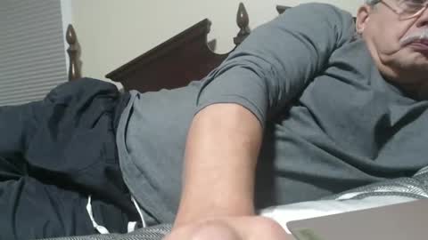 josephgr2021 online show from January 1, 4:39 pm