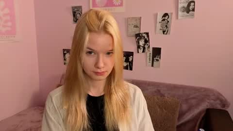 Lana online show from July 29, 7:03 pm