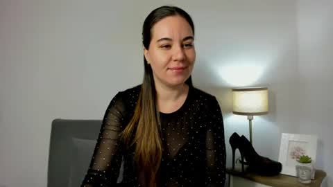 josienew online show from December 17, 4:14 pm