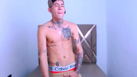 josue_linares online show from February 24, 12:19 pm