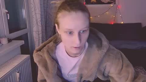 joy_keys online show from February 18, 7:09 pm