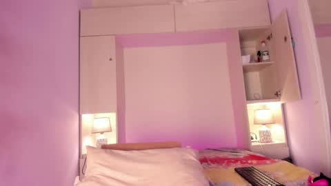 joyceblake online show from March 26, 4:40 am