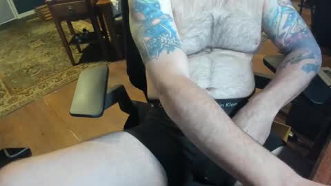 jsimon04 online show from December 17, 3:06 pm