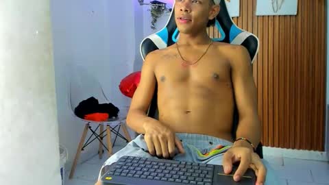 juan_contreras7 online show from September 25, 12:23 pm