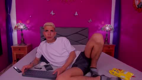 J U A N   L O V E R S online show from December 10, 1:55 pm