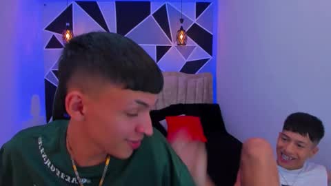 JuanSteven online show from December 3, 4:35 am