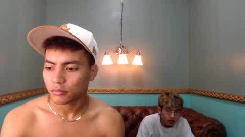 juan_saul1 online show from May 1, 9:53 pm