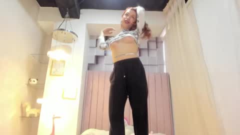 juana_valentina1 online show from March 7, 7:38 pm