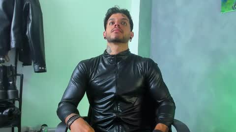 Juan Esteban online show from March 11, 2:20 pm