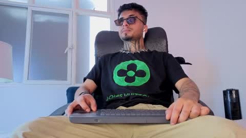 juancamilo66_ online show from April 2, 3:08 pm