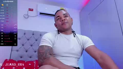 independent model online show from February 18, 4:04 am