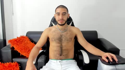 Juan Diego Uribe online show from March 6, 1:46 pm