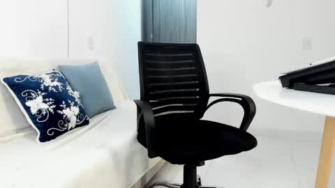 Juan Diego Uribe online show from September 19, 1:32 am