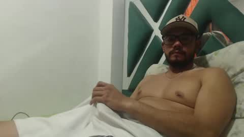 juanfe_style online show from November 14, 11:39 pm