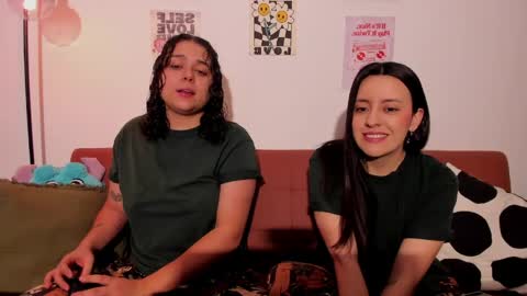 juanitaaa_ online show from April 2, 3:25 am